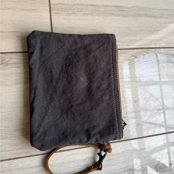 Myra Bag - Midsummer Wristlet Clutch Pouch - Leather Wristlet Strap - Picture 4 of 7